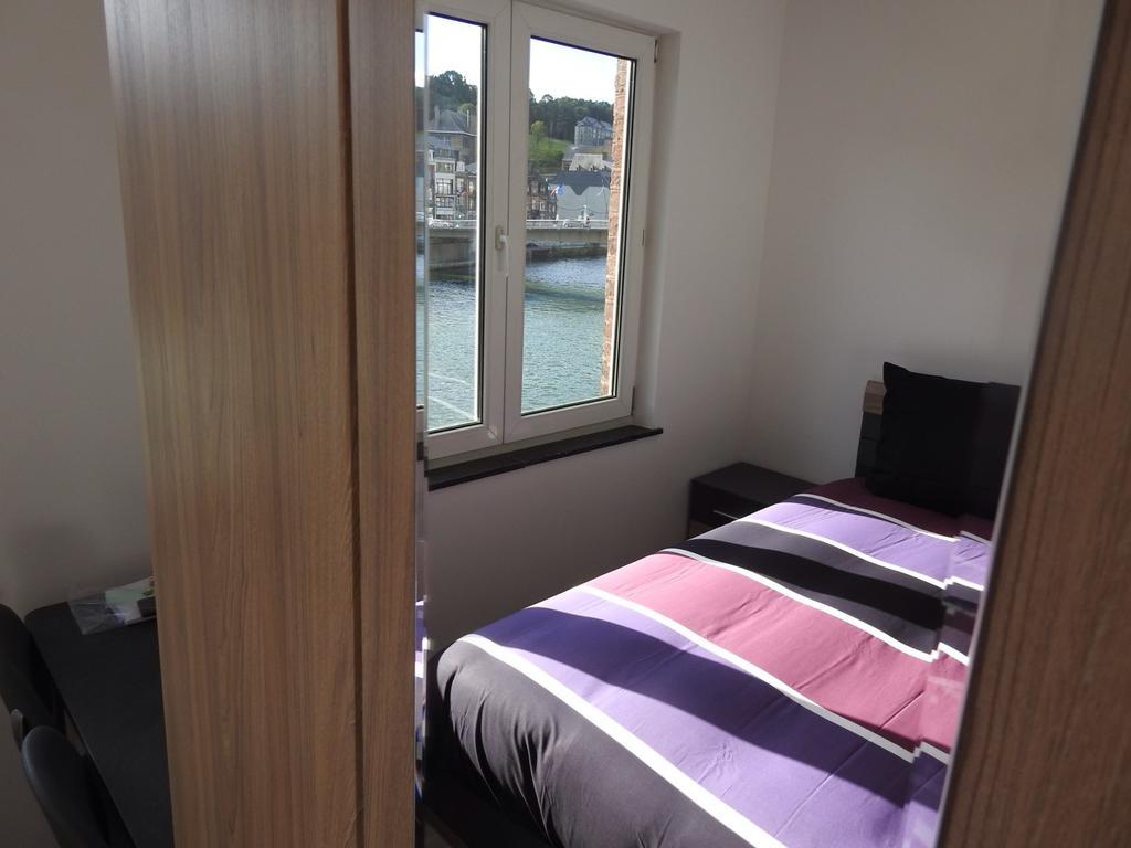 Hotel Les Voisins De Mr Sax Dinant Zimmer foto